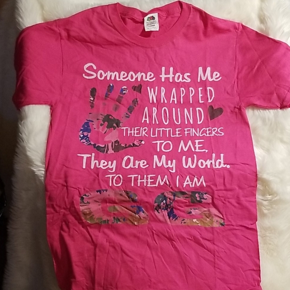 New Pink GG t-shirt size small - Picture 1 of 2